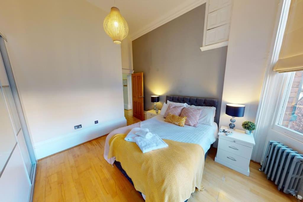 Land Of Ginger Apartment-sleeps 2- Free Parking * Kingston upon Hull