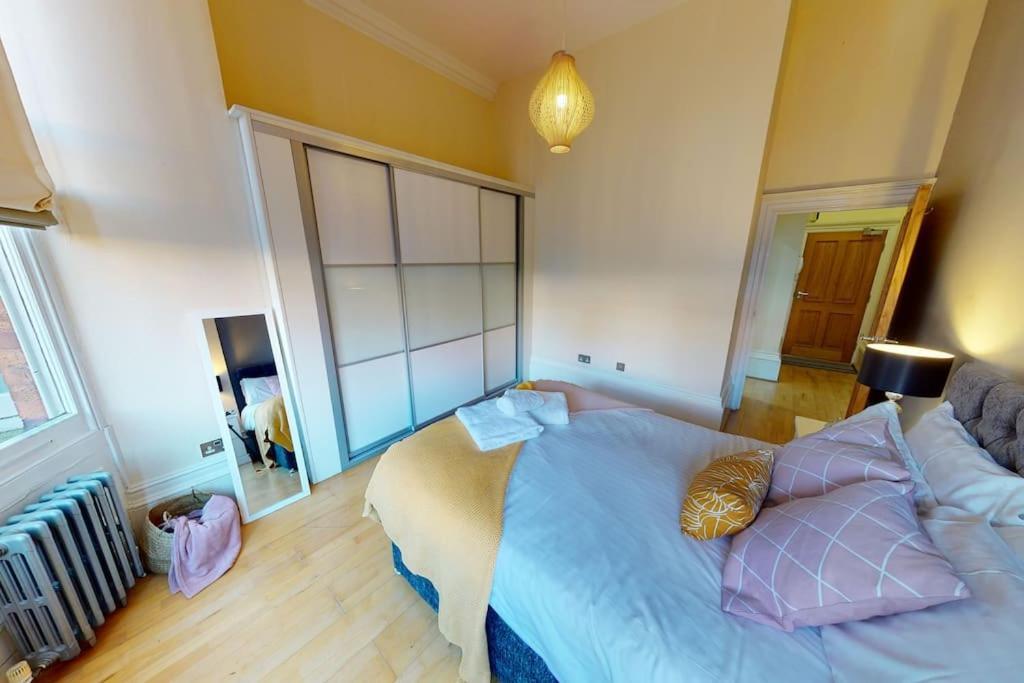Land Of Ginger Apartment-sleeps 2- Free Parking Kingston upon Hull