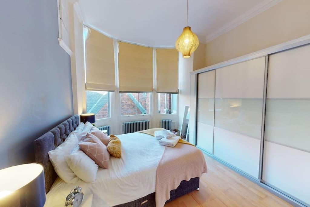 Land Of Ginger Apartment-sleeps 2- Free Parking *